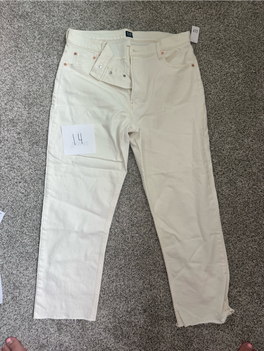 GAP Men’s Cream Relaxed-Fit Jeans